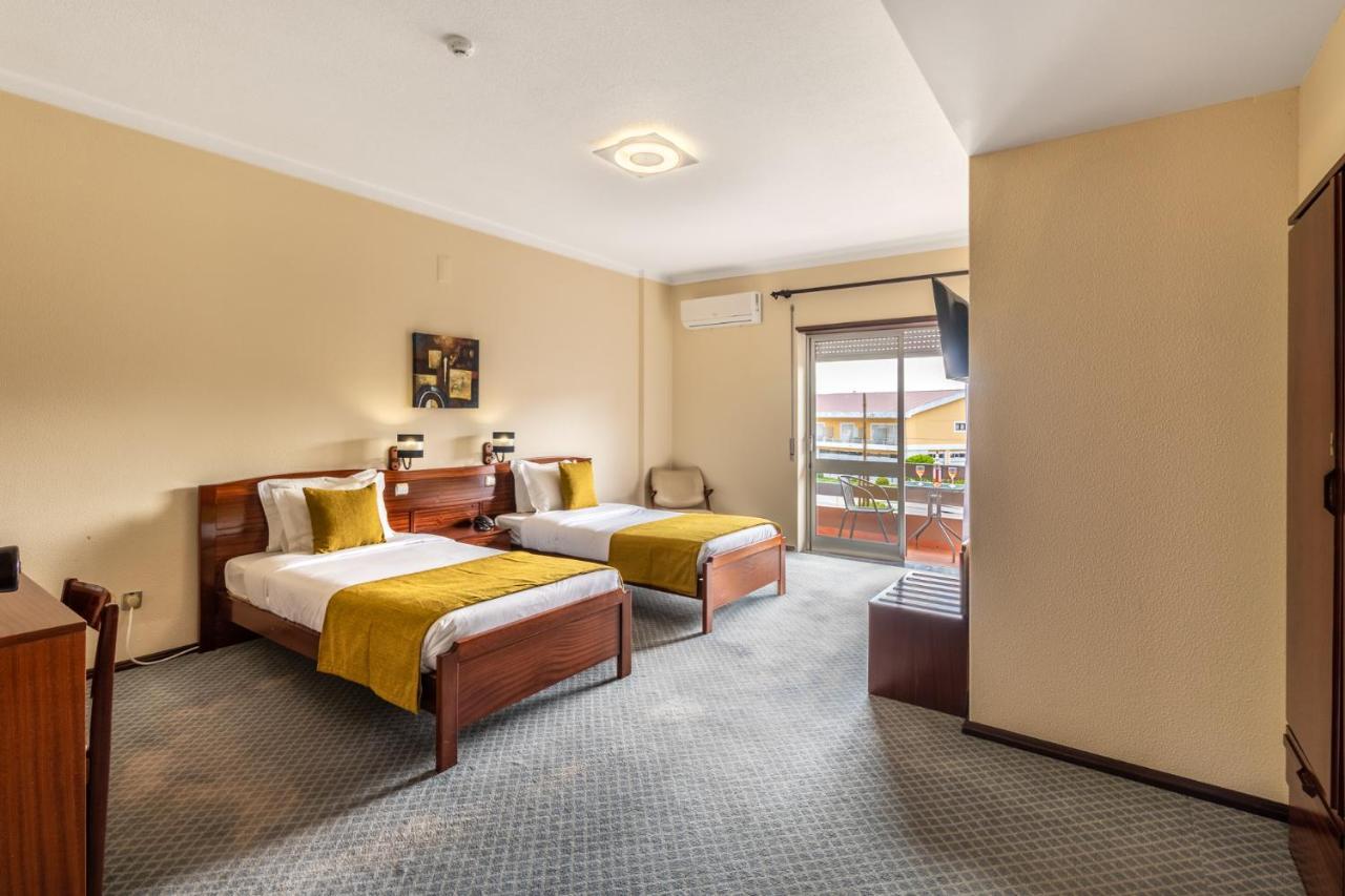 Hotel Colmeia Monte Real Exterior photo